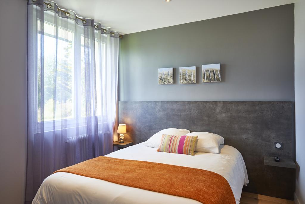 Cozy Hotel Logis Morlaix Plouigneau Exterior photo