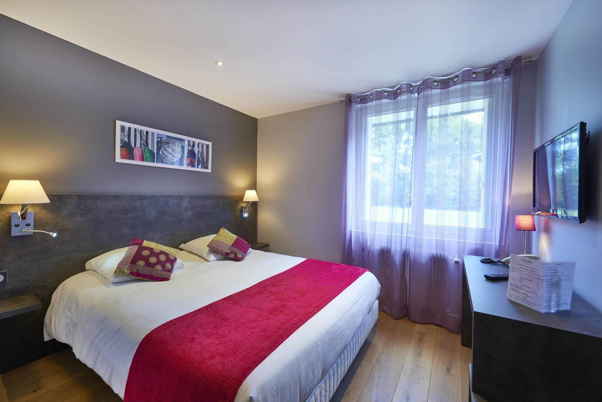 Cozy Hotel Logis Morlaix Plouigneau Exterior photo