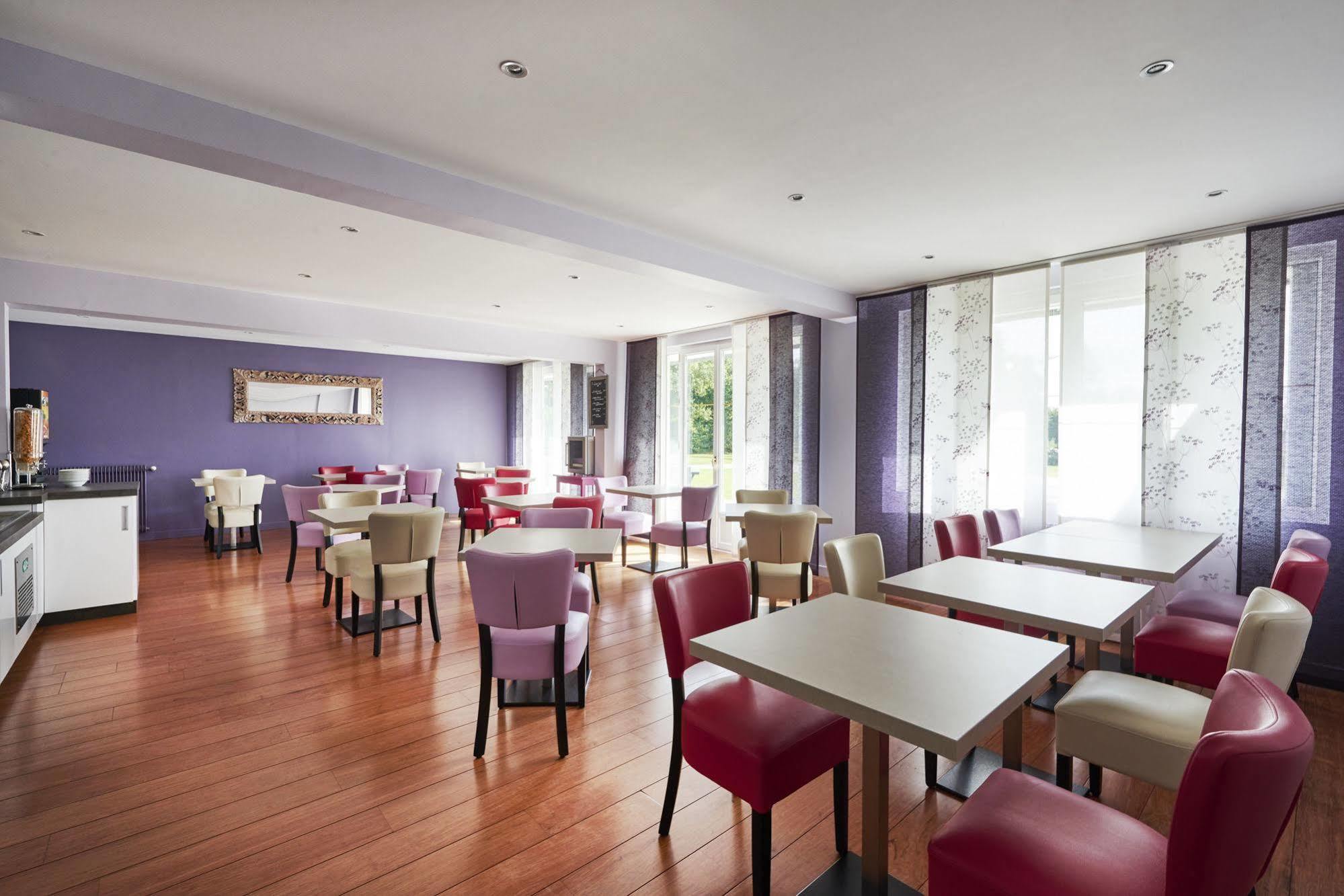 Cozy Hotel Logis Morlaix Plouigneau Exterior photo